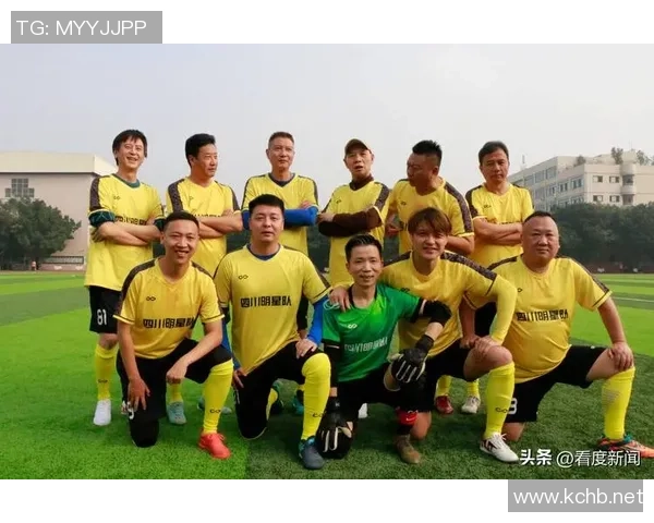 足球明星青春岁月珍藏图集展现他们的年轻风采与激情瞬间